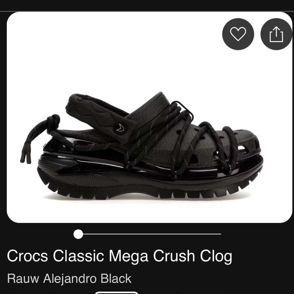 CROCS Mega Crush Clog in Black